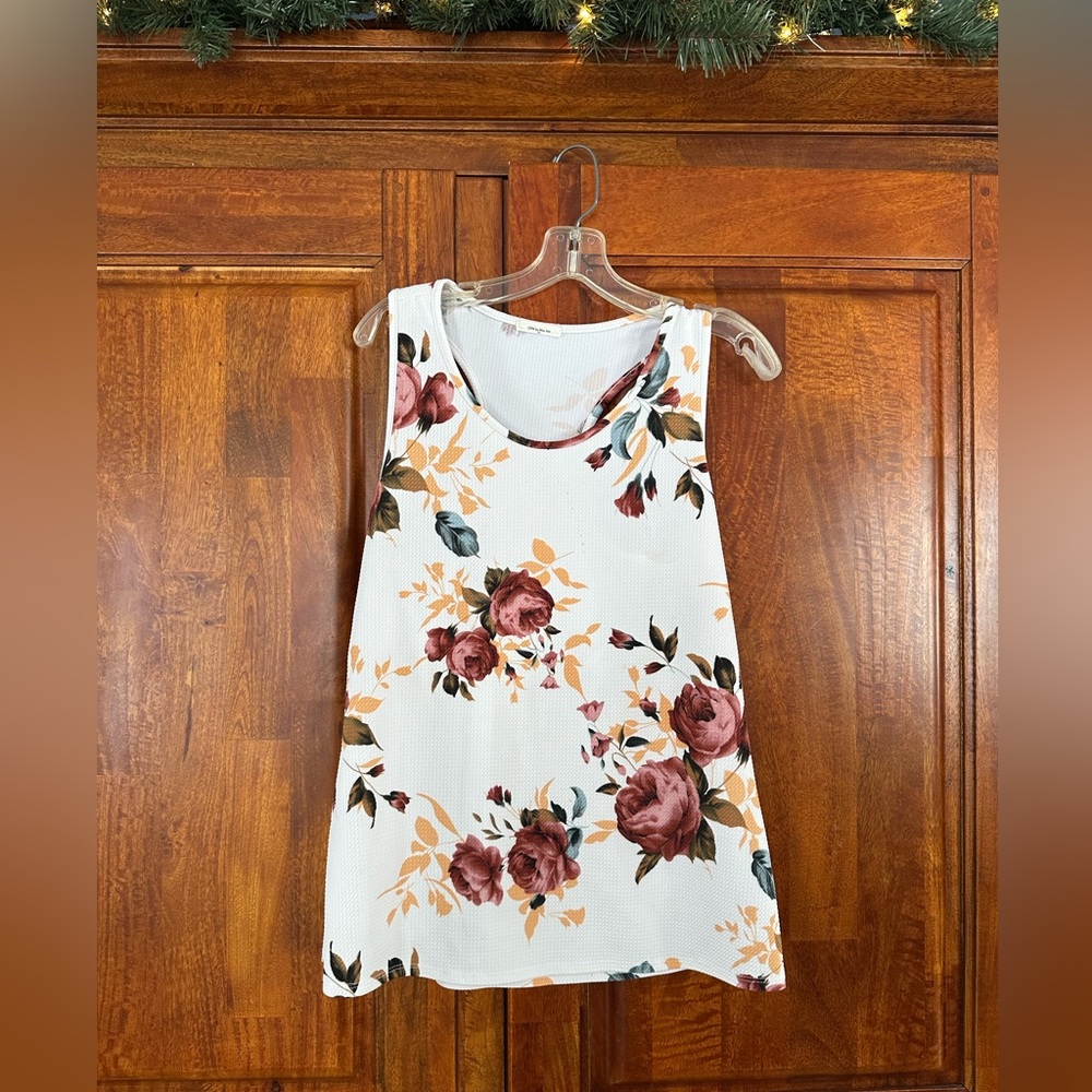 12 Pm By Mon Ami Floral Tank Top - White and Burgundy